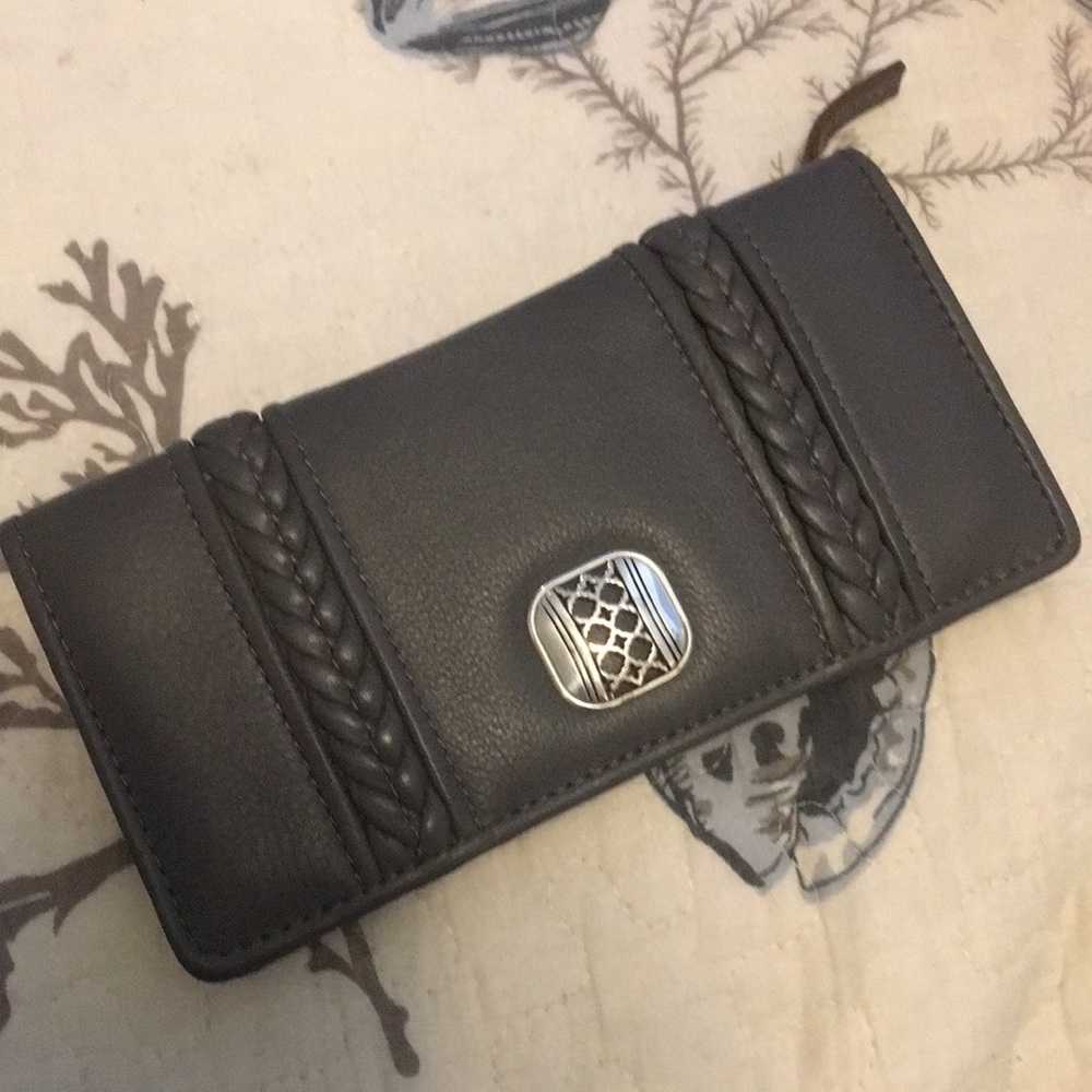 Brighton wallet